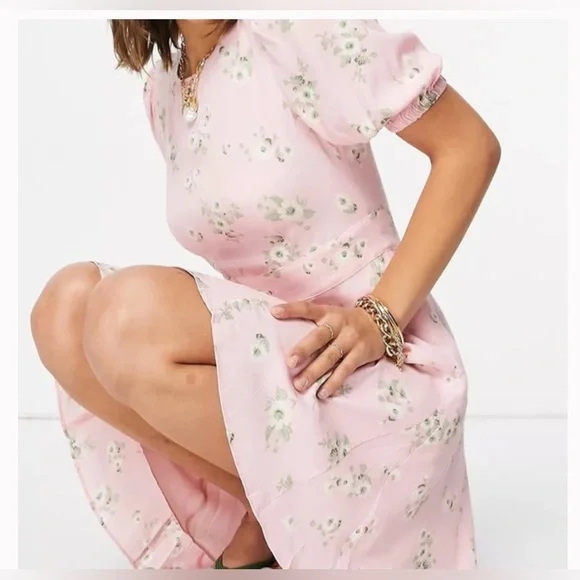 & Other Stories Pink Floral Short Sleeve Dress, size 2 - Picture 2 of 7
